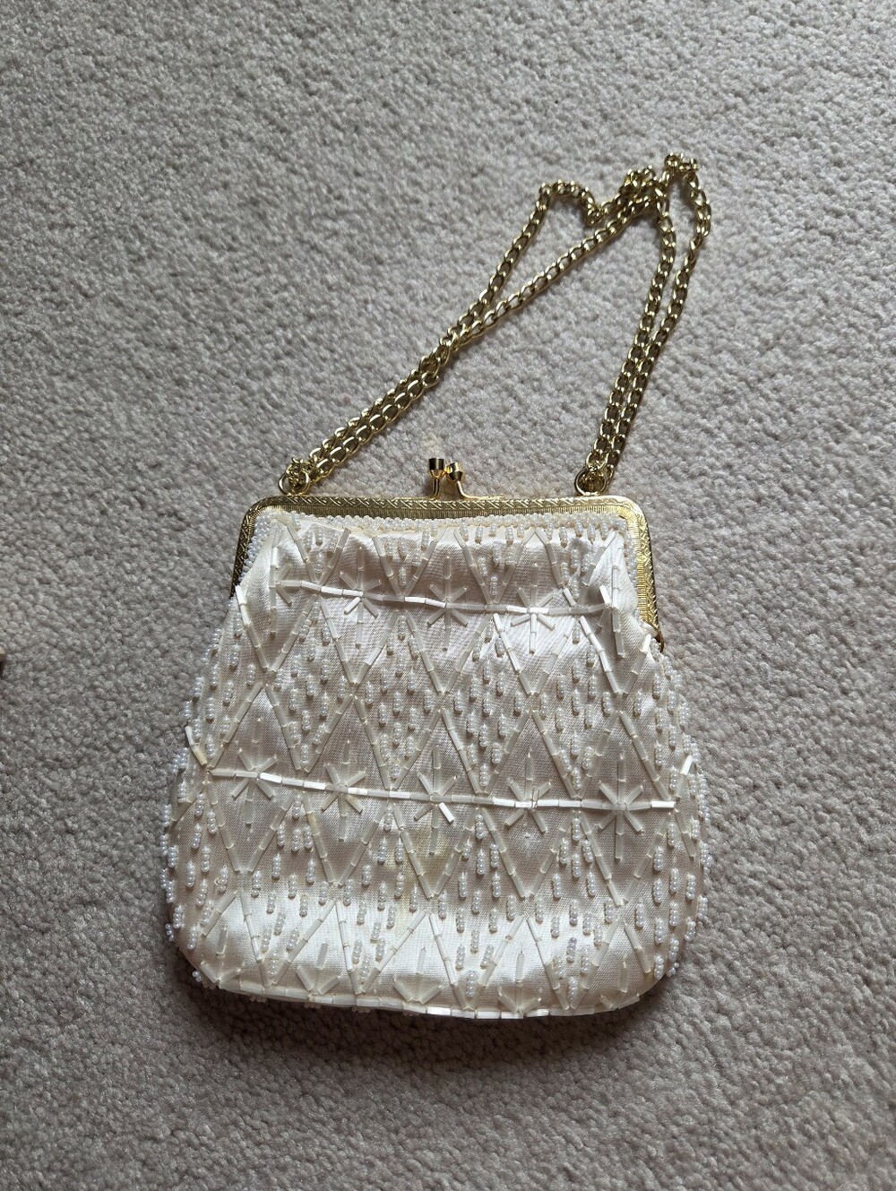 Vintage White Beaded Purse Gold Chain Handle Made In Hong Kong In Original Box
